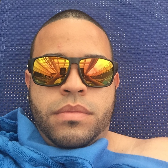 Profile Picture of Luis Enrique (@luise554) on Poshmark