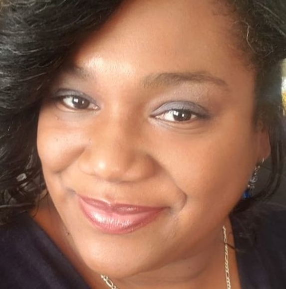 Profile Picture of Nakeeba Gooding (@nakeebagooding) on Poshmark