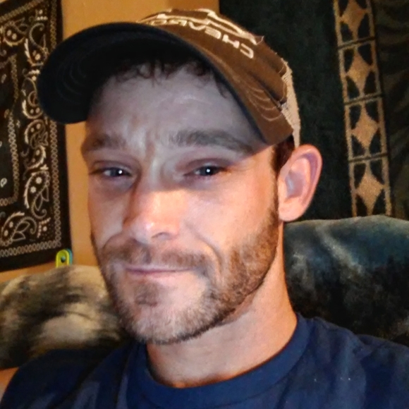 Profile Picture of Matt Troyer (@troyer541) on Poshmark