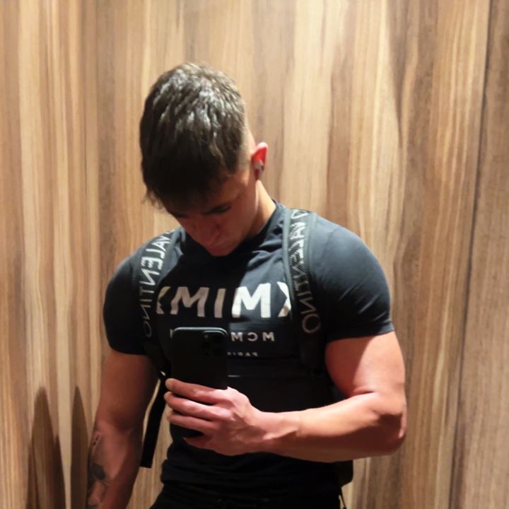 Profile Picture of Michal (@michalmarzec17) on Tiktok
