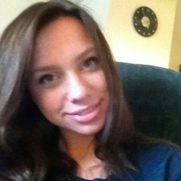 Profile Picture of Jessica Kniery (@jkniery) on Poshmark