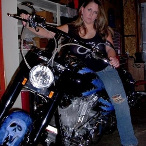 Profile Picture of Lisa Hurst (@lisa_weaver_hurst) on Myspace