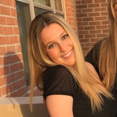Profile Picture of Zoe Hahn (@zoehahnn) on Twitter