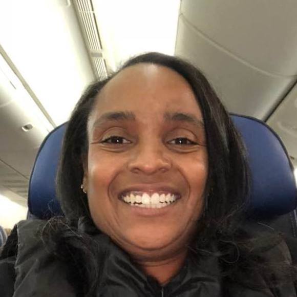 Profile Picture of Toia Mengesha (@upskalesale) on Poshmark