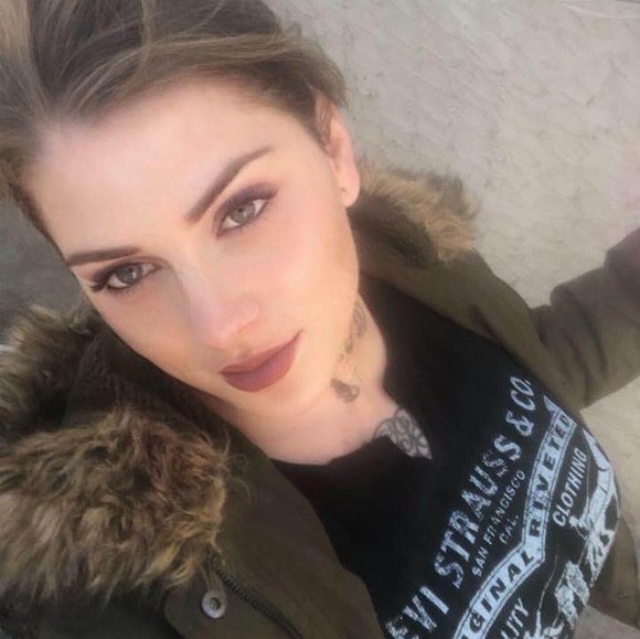 Profile Picture of Amanda Cummings (@amandacummin928) on Poshmark