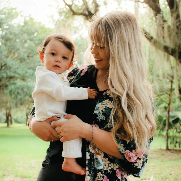 Profile Picture of Alexis Cadavid (@abowmn1998) on Poshmark