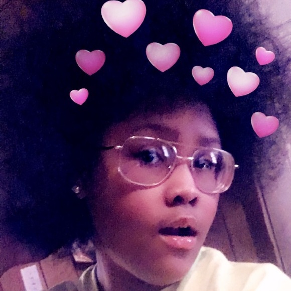 Profile Picture of Chandranique Boware (@chanchan1234) on Poshmark