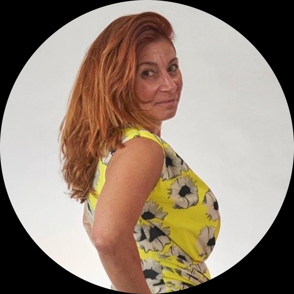 Profile Picture of Kara Engstrom (@asunique) on Poshmark