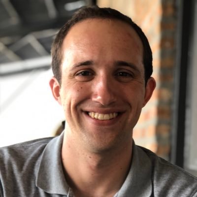 Profile Picture of Andy Brown (@oneearopen) on Twitter
