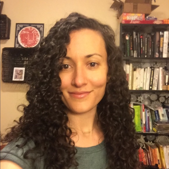 Profile Picture of Sara Esquibel (@sesquibe) on Poshmark