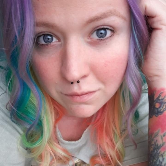 Profile Picture of Lacey Thornton (@thorlace) on Poshmark