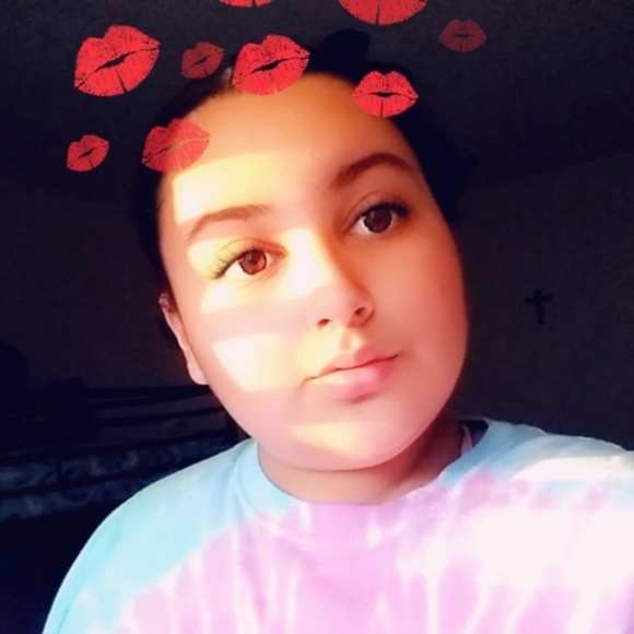 Profile Picture of Lizeth Alvarez (@lizethalvarez24) on Poshmark
