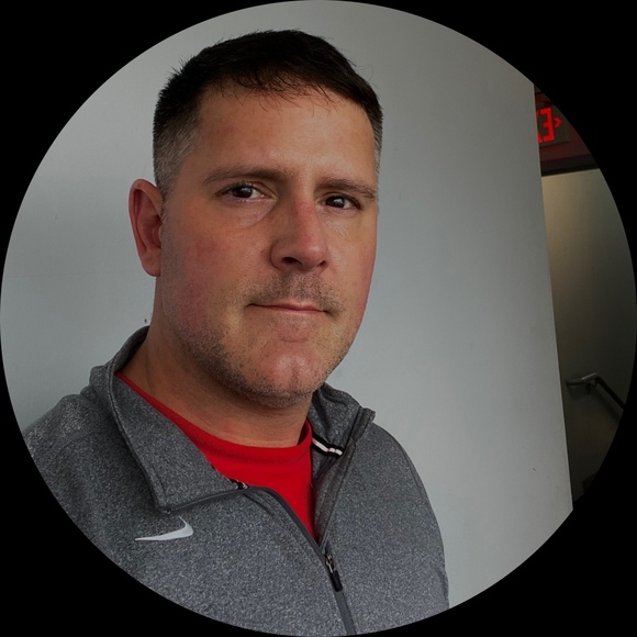 Profile Picture of Kevin Benton (@kbent15) on Poshmark