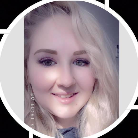 Profile Picture of Jade Ryall (@jaderyall) on Poshmark