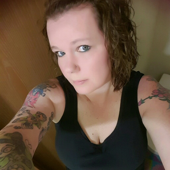 Profile Picture of Cindy Forsythe (@cindysforsythe) on Poshmark