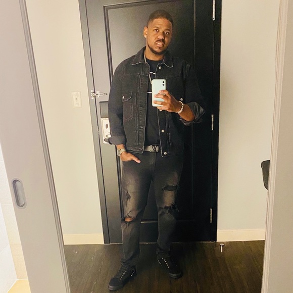 Profile Picture of Orlando Arscott (@gunner2011) on Poshmark