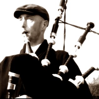 Profile Picture of Kevin Auld (@seattlepiper) on Twitter
