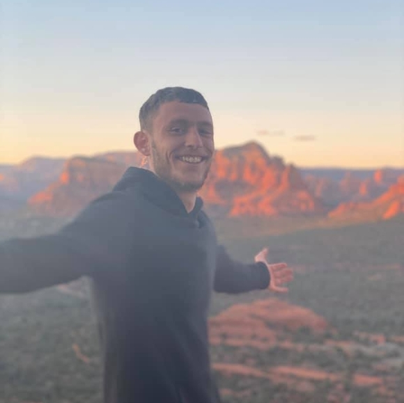 Profile Picture of Nate Richards (@nrichards1995) on Poshmark