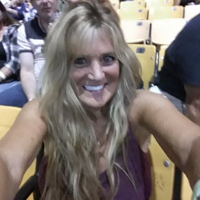 Profile Picture of Lori Stern (@LoriRain333) on Twitter