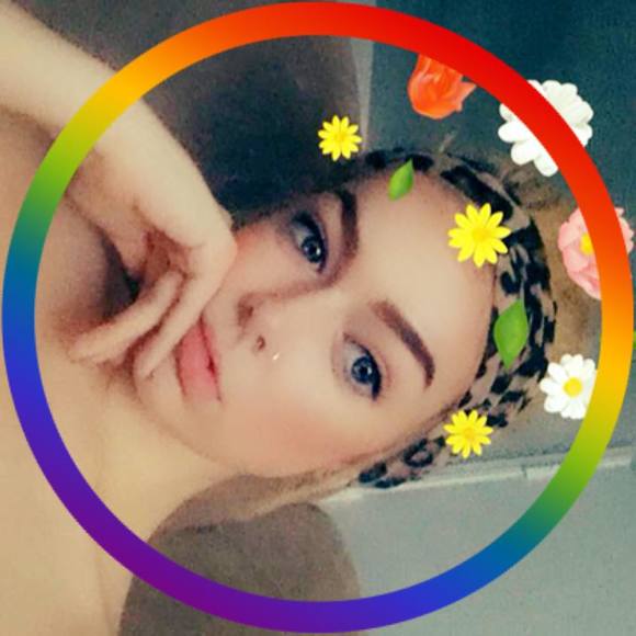 Profile Picture of Kaitlynn Buchholz (@kaitlynnnicole_) on Poshmark