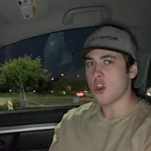 Profile Picture of Michael Barbarisi (@mbarbarisi) on Poshmark