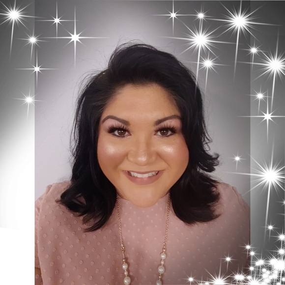 Profile Picture of Jesseca sonaliza Manning (@jessnrob2011) on Poshmark