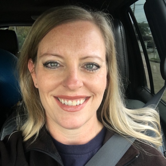 Profile Picture of Joey lynn Carr (@joeylynn6) on Poshmark