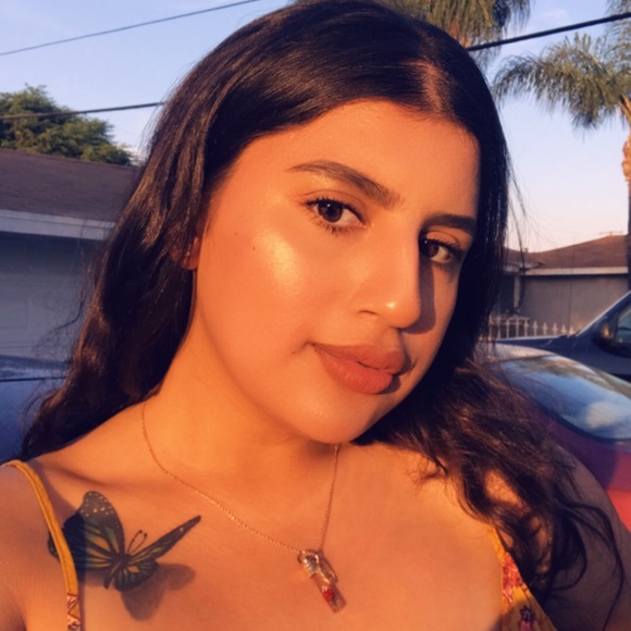 Profile Photo of Angel Ochoa (@angeldanniochoa) on Poshmark