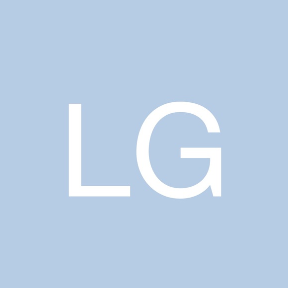 Profile Picture of Lisa Gunning (@lgunning52) on Poshmark
