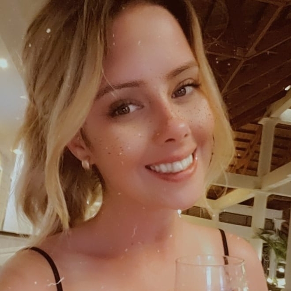 Profile Picture of Stephanie Durocher (@missdurocher) on Poshmark