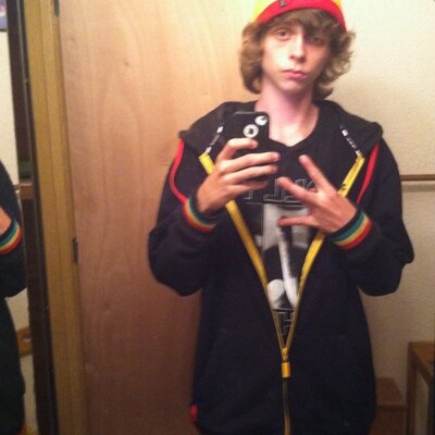 Profile Picture of Raymond Rowland (@shaggyboy96) on Twitter