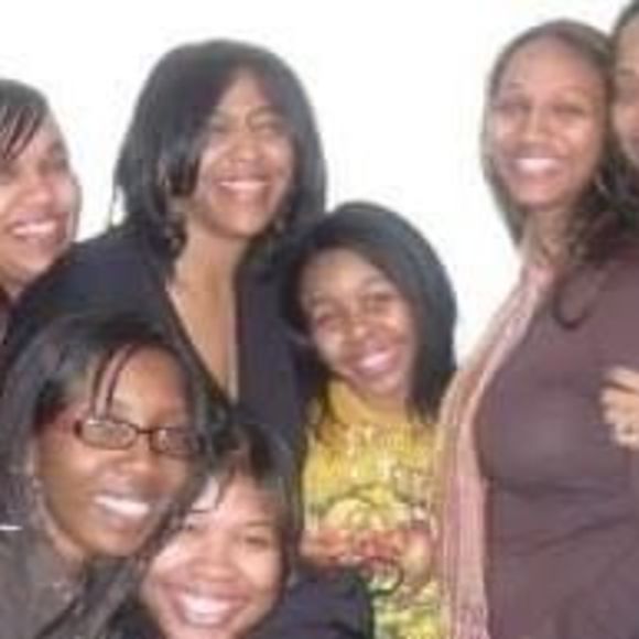 Shantwania Green - Poshmark Profile Picture of Shantwania Green (@artscerti) on Poshmark