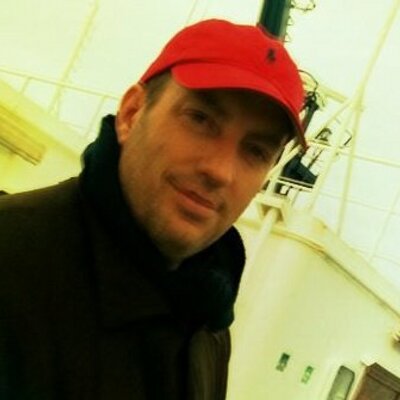 Profile Picture of Mark Smithers (@bitesthehand) on Twitter