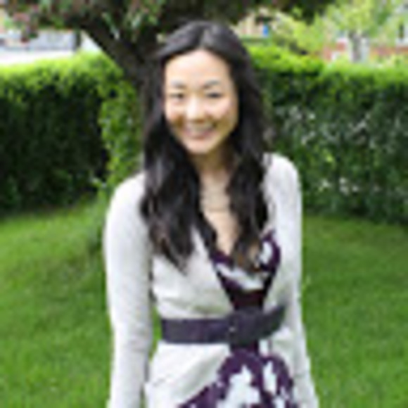 Profile Picture of Jen Wang (@jenluvzyou) on Poshmark