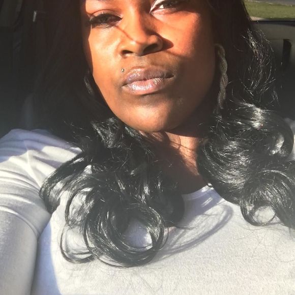 Profile Picture of Lenea Pargo (@partygirl32) on Poshmark