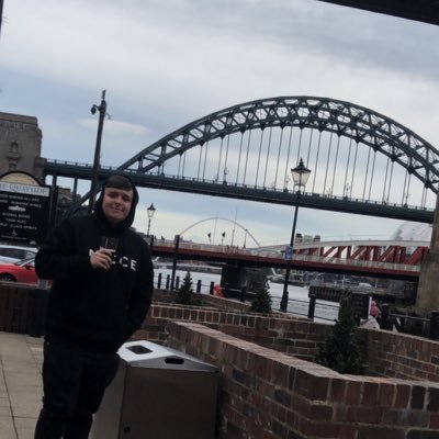 Profile Picture of Andrew (@andrewlarkin07) on Twitter