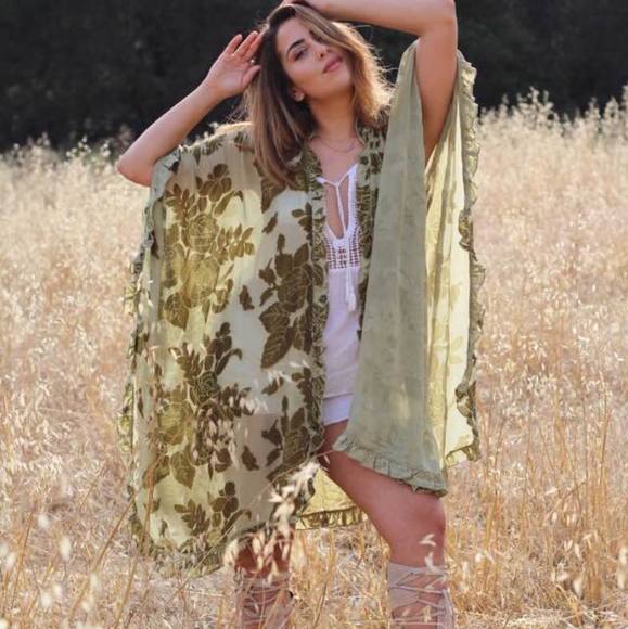 Profile Picture of Sofia Bottone (@sofiax3) on Poshmark