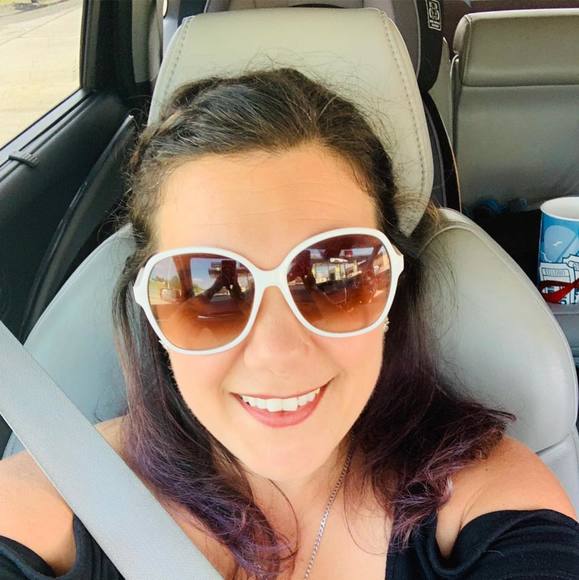 Profile Picture of Jennifer Adair (@jen3363) on Poshmark
