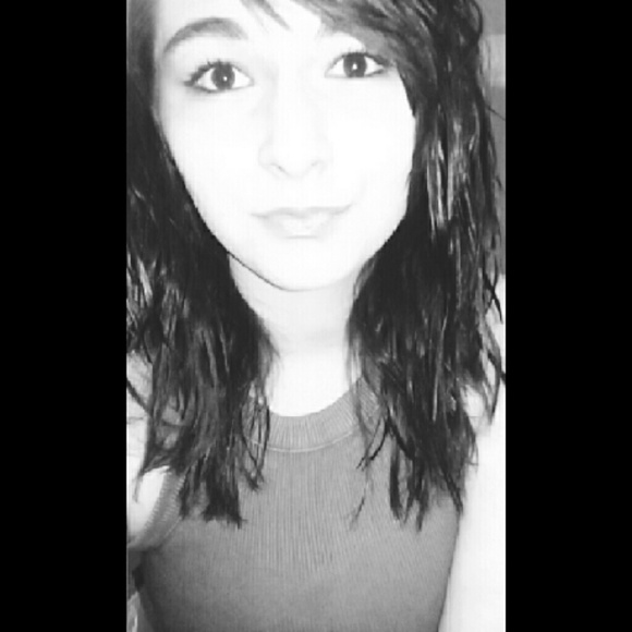 Profile Picture of Brianna Trapper (@brie_trapper) on Poshmark