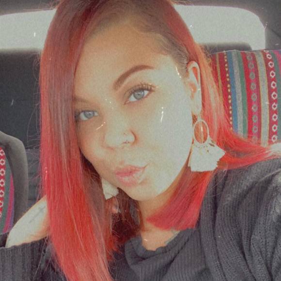 Profile Picture of Mackenzie Fox (@mackenzie_fox) on Poshmark