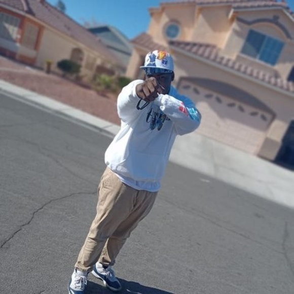 Profile Picture of Casey Moore (@caseymoore388) on Poshmark