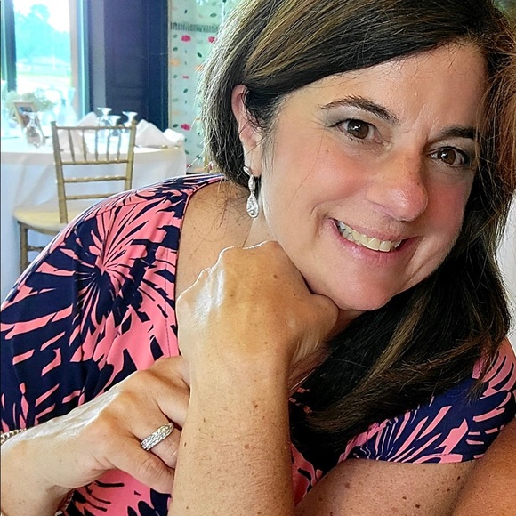 Profile Picture of Paula Herbert (@paula_herbert) on Poshmark