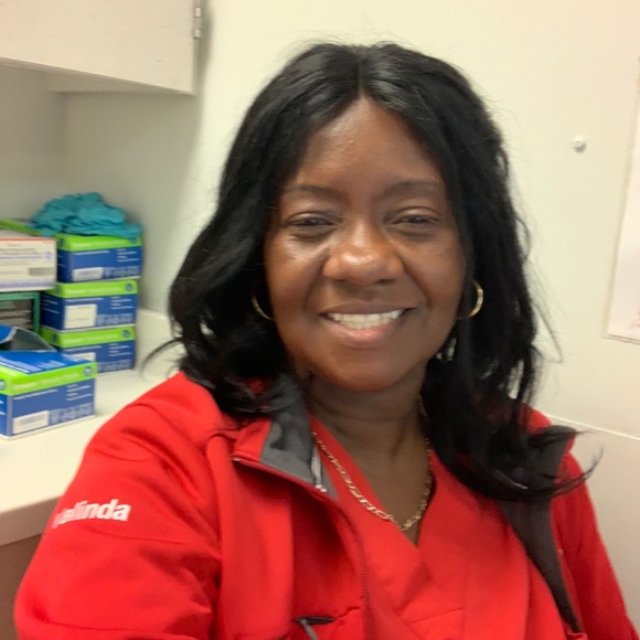 Profile Picture of Vavalinda Threadcraft (@valindat) on Poshmark