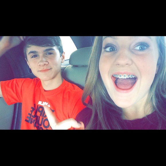 Profile Picture of Haley Dempsey (@hadempsey489) on Poshmark