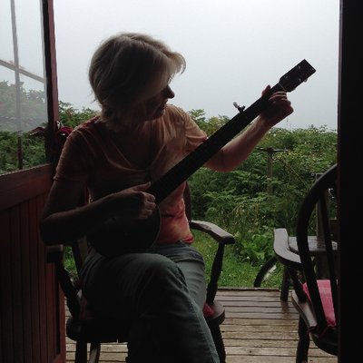 Profile Picture of Lily Greenan (@randmhousekpr) on Twitter