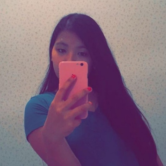 Profile Picture of Alexandra Zipse (@alexandrazipse1) on Poshmark