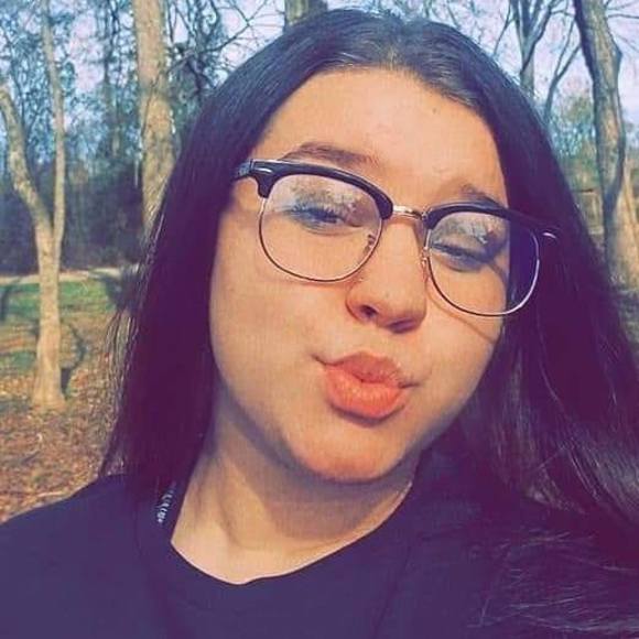 Profile Picture of Katelynn Adams (@katelynnadam707) on Poshmark