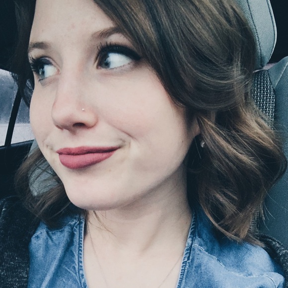 Profile Picture of Abigail Grauberger (@agrauberger) on Poshmark