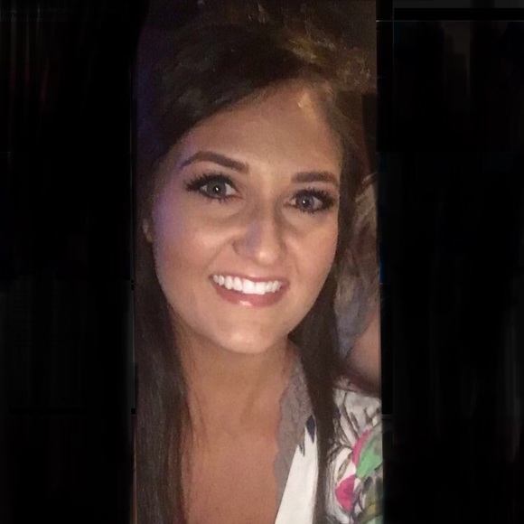 Profile Picture of Haley Derossette (@hbdeross) on Poshmark