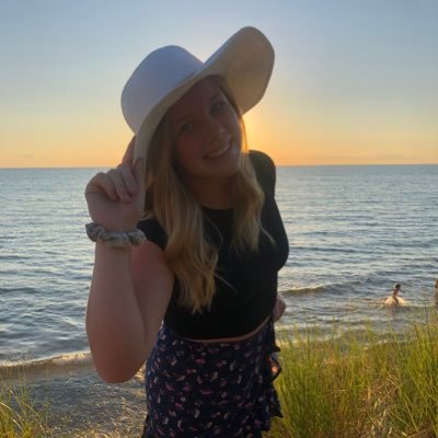 Profile Picture of Jessica Schmidt (@jesschmidt29) on Twitter